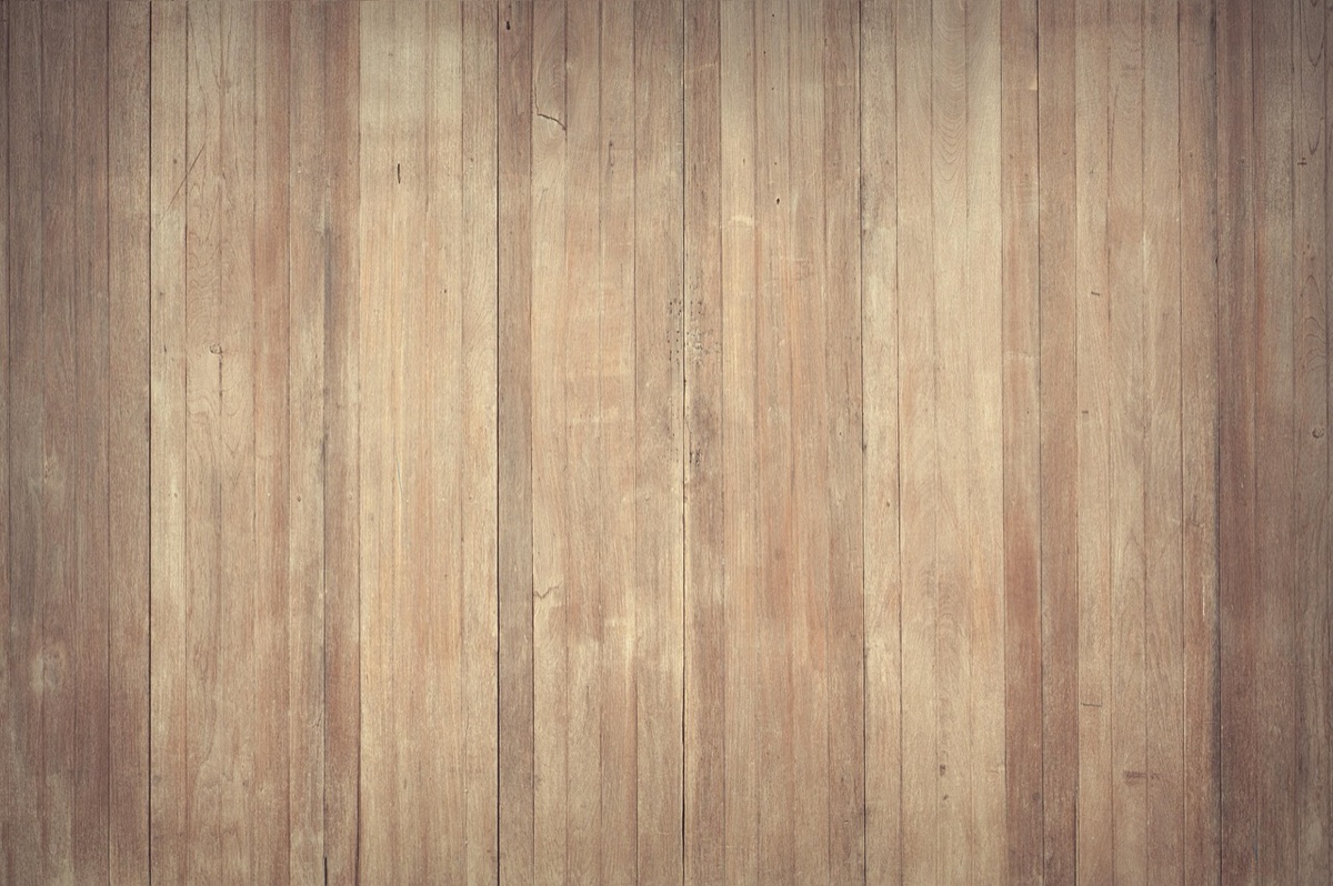 Tofu fresco su un tagliere di legno, fonte naturale di magnesio