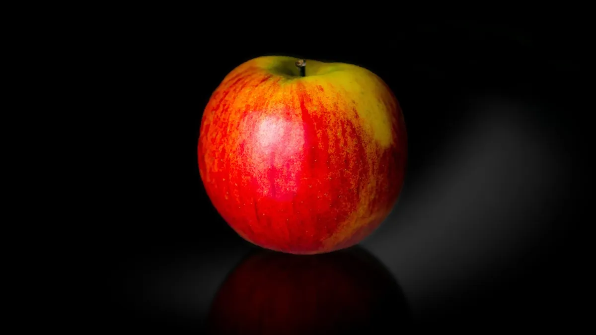 apple, fruit, food, juicy, health, delicious, nature, nutrient, wet, bright, glittering, agriculture, juice