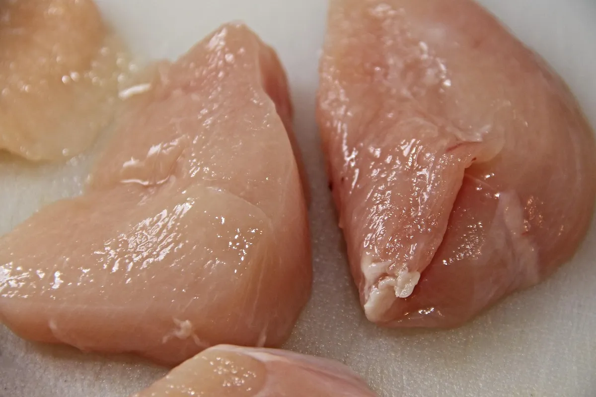 chicken, chicken breast, fillet, poultry, flesh, meal, food, yummy, having lunch, enjoy the meal, main course, tasty, nourishment, grill, cook, connoisseur, jui